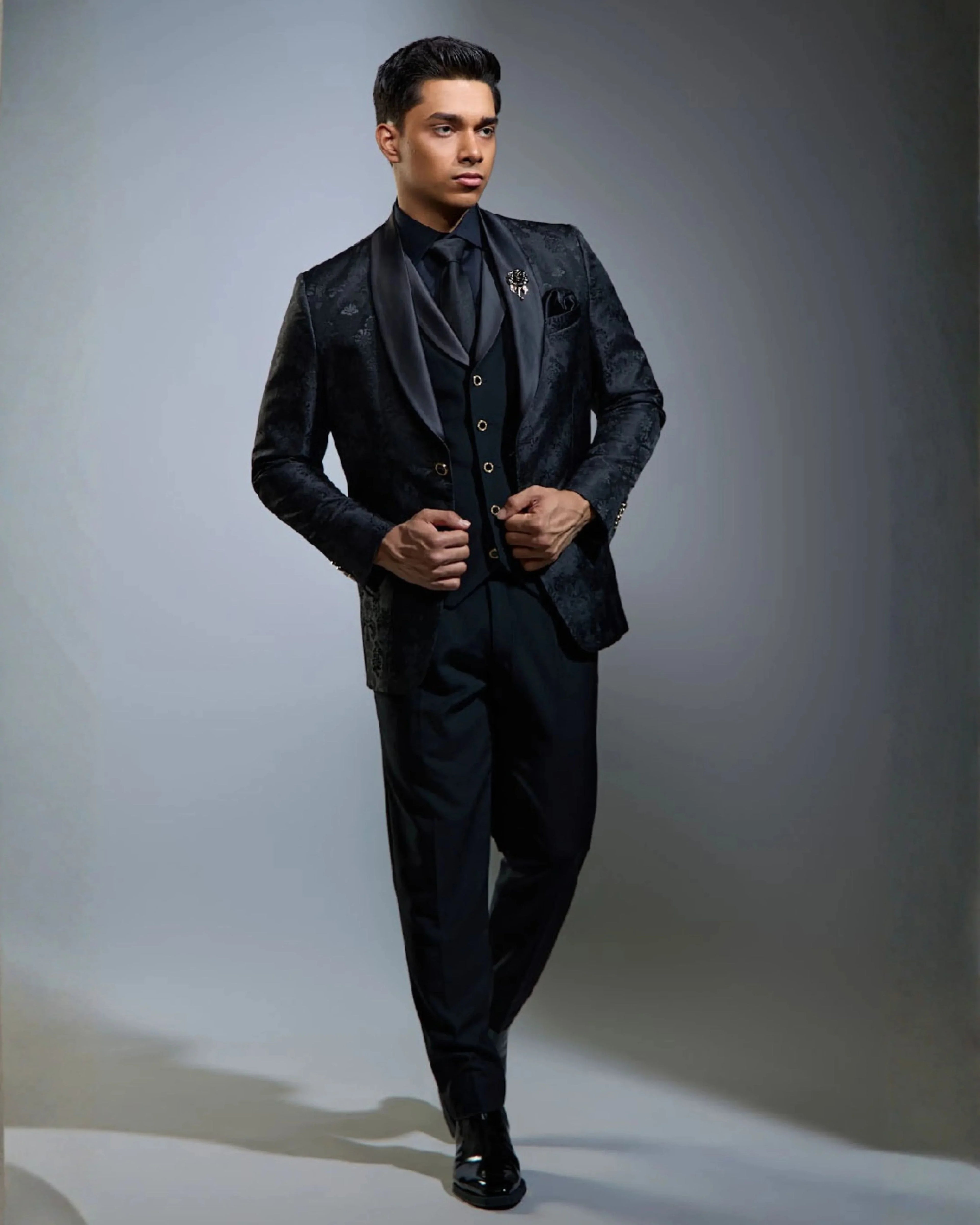Lofty Luxe LL12 Houston 3-piece Suit Black